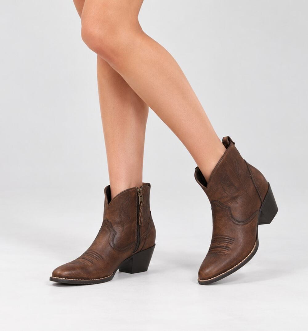 ARIAT Women's Darlin Naturally Distressed Boot Pointed Toe 8.5